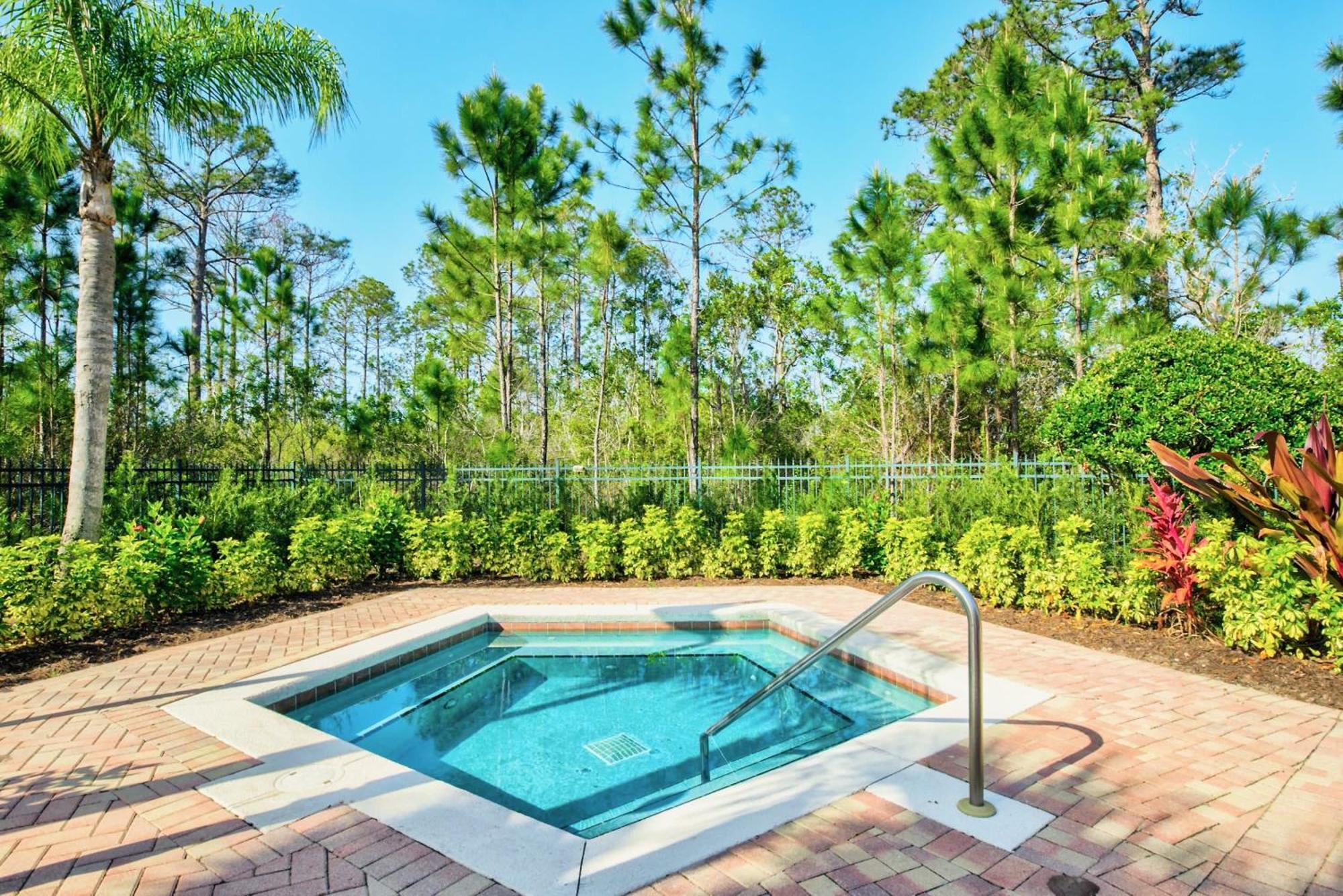 2br With Hot Tub And Pool, Near Disney! Hébergement de vacances Orlando