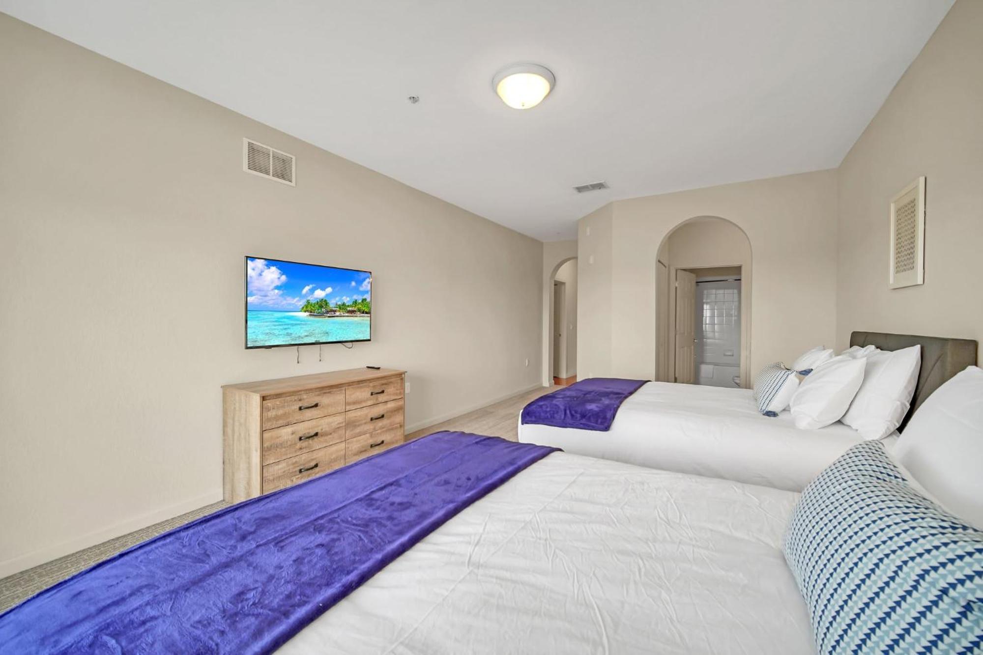 2br With Hot Tub And Pool, Near Disney! *