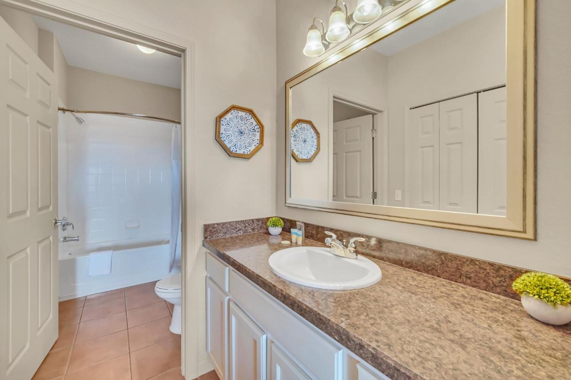 2br With Hot Tub And Pool, Near Disney! Orlando