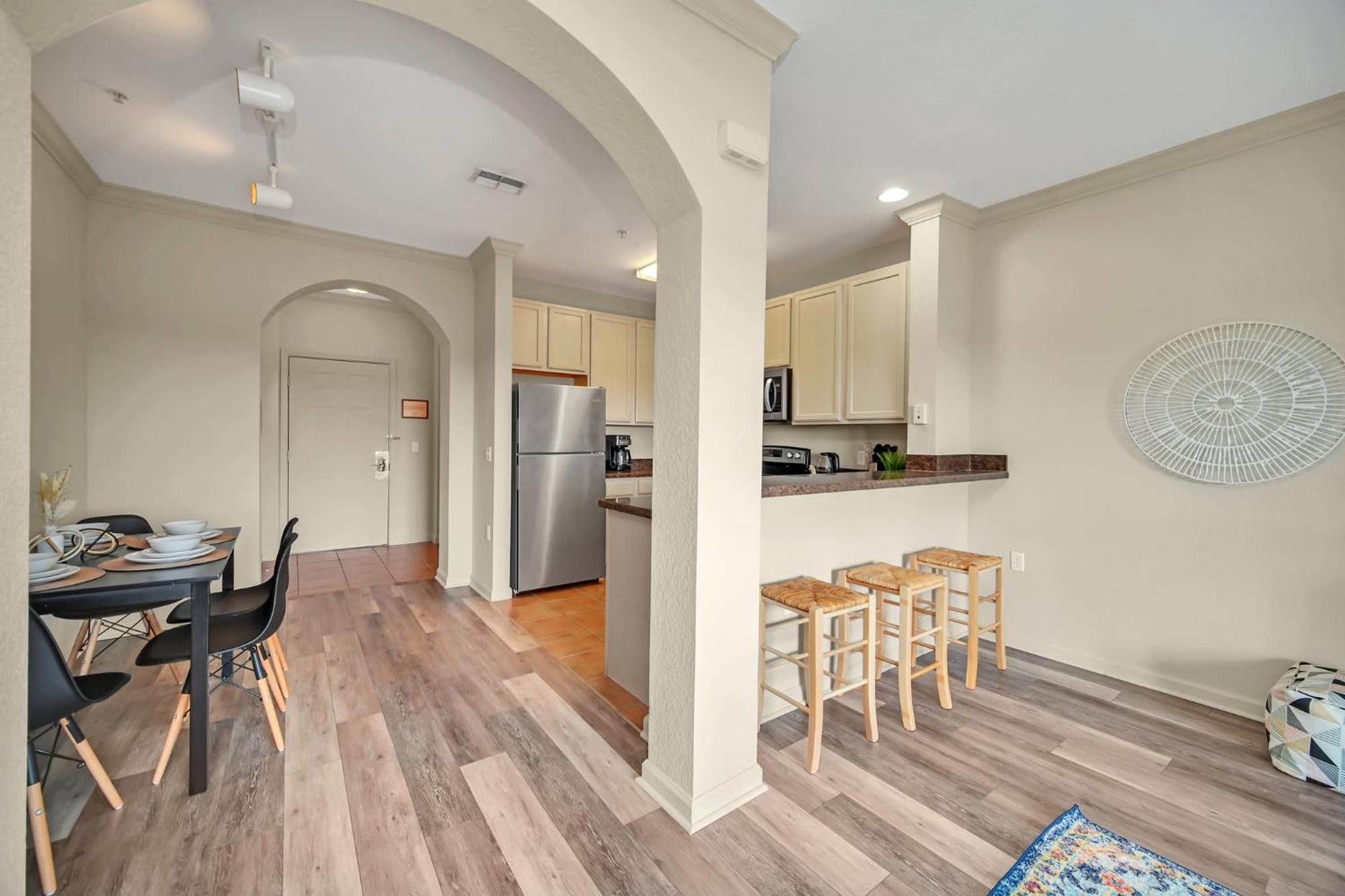 2br With Hot Tub And Pool, Near Disney! *